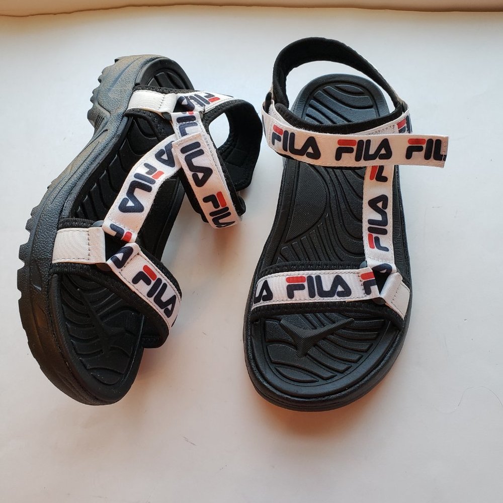NWOT FILA Sandal. - Picture 9 of 9